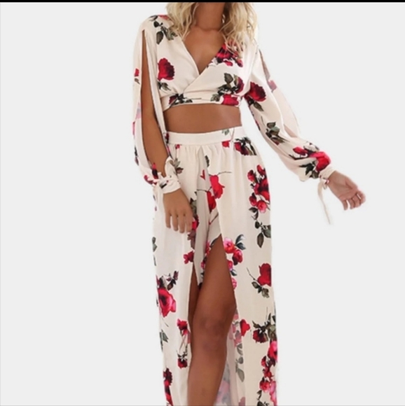 Floral pant and crop top - Picture 1 of 6